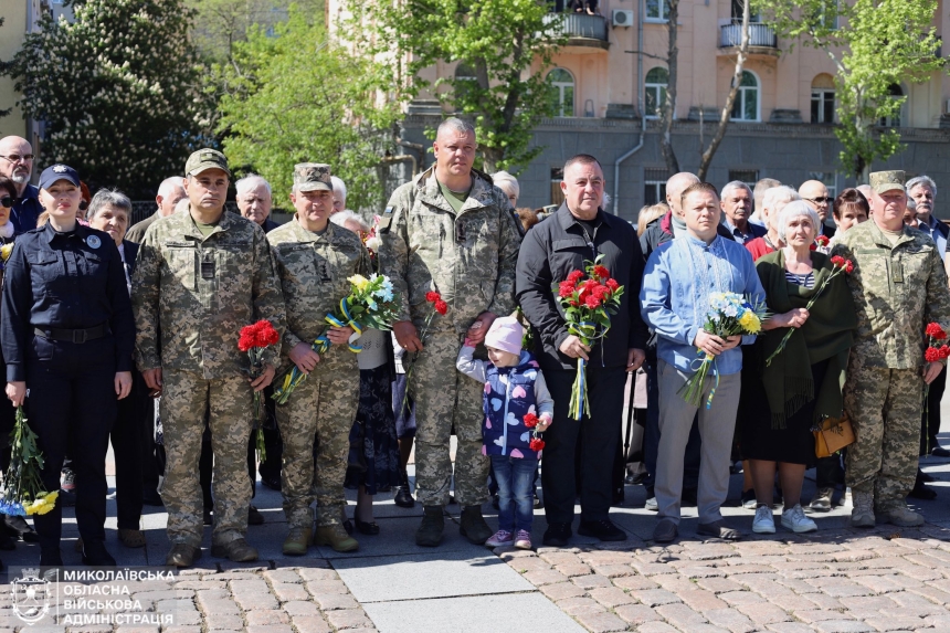 В Николаеве почтили 80-ю годовщину Победы над нацизмом (фото)