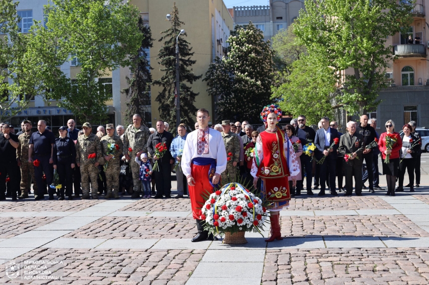 В Николаеве почтили 80-ю годовщину Победы над нацизмом (фото)