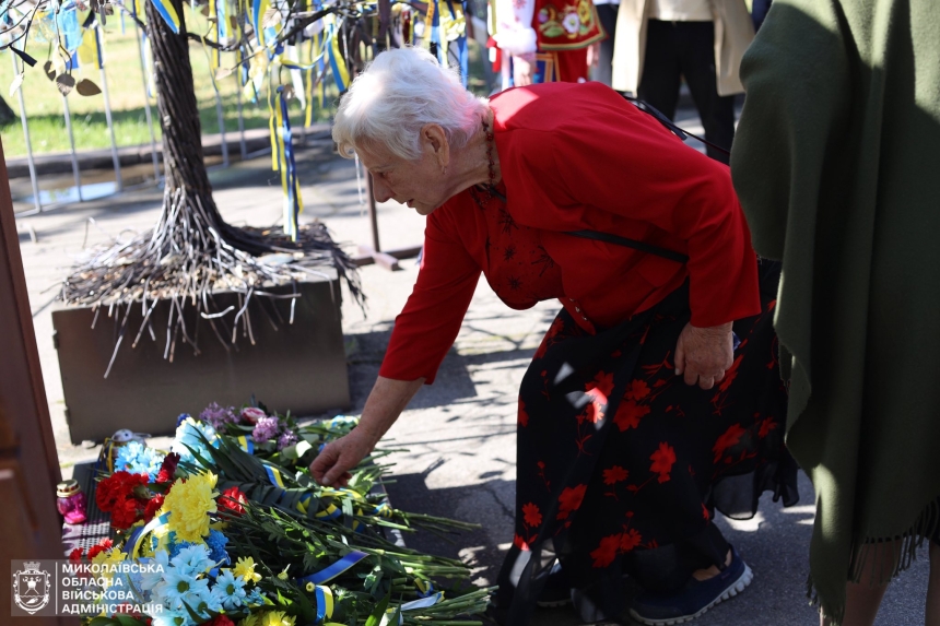 В Николаеве почтили 80-ю годовщину Победы над нацизмом (фото)