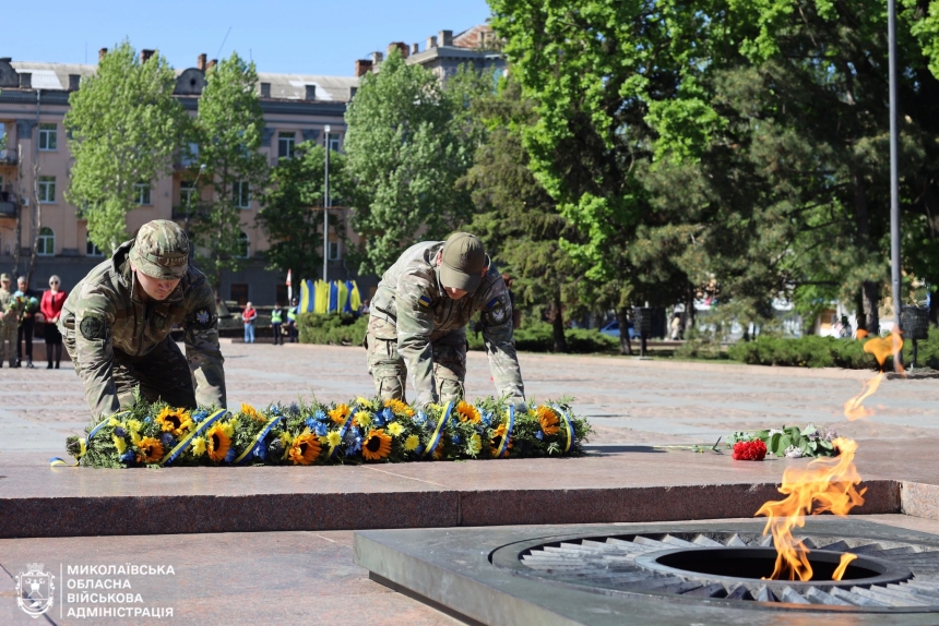 В Николаеве почтили 80-ю годовщину Победы над нацизмом (фото)
