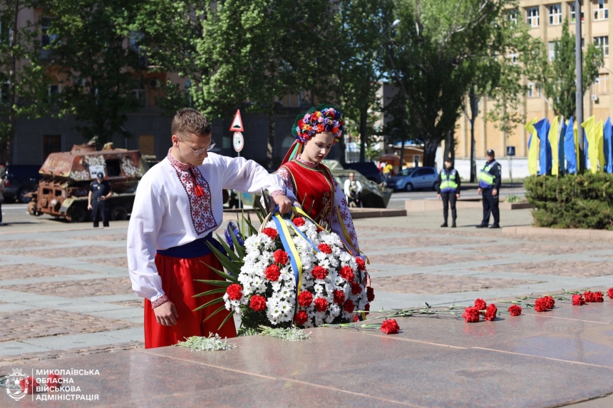 В Николаеве почтили 80-ю годовщину Победы над нацизмом (фото)
