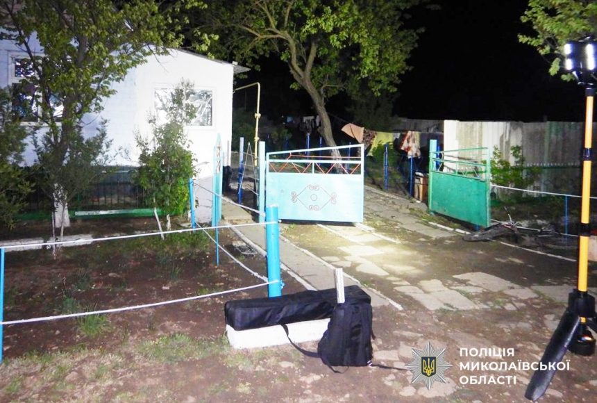 Вибух гранати у дворі будинку на Миколаївщині: загиблих вже двоє, у поліції повідомили подробиці (фото)