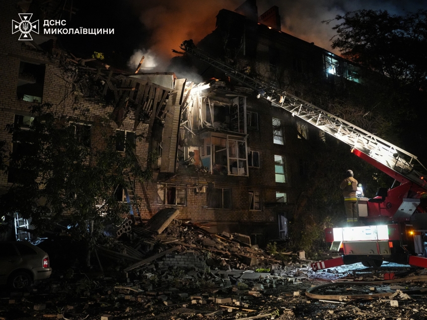 Фото и видео последствий атаки на Николаев