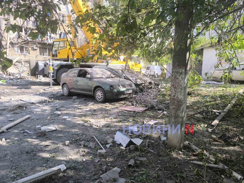 Нічна атака «Шахедів» на Миколаїв: тривають рятувальні роботи (фото та відео)