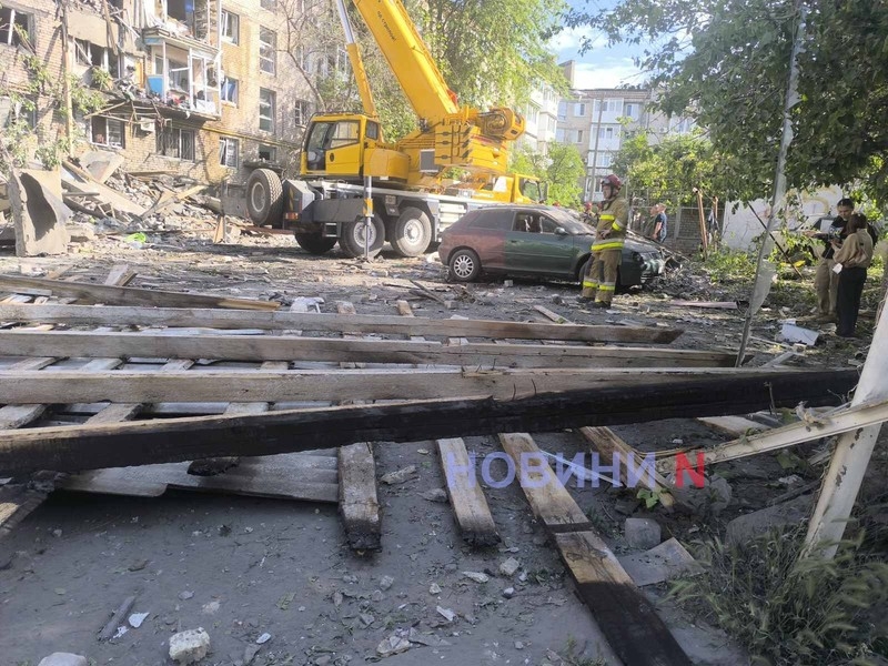 Нічна атака «Шахедів» на Миколаїв: тривають рятувальні роботи (фото та відео)