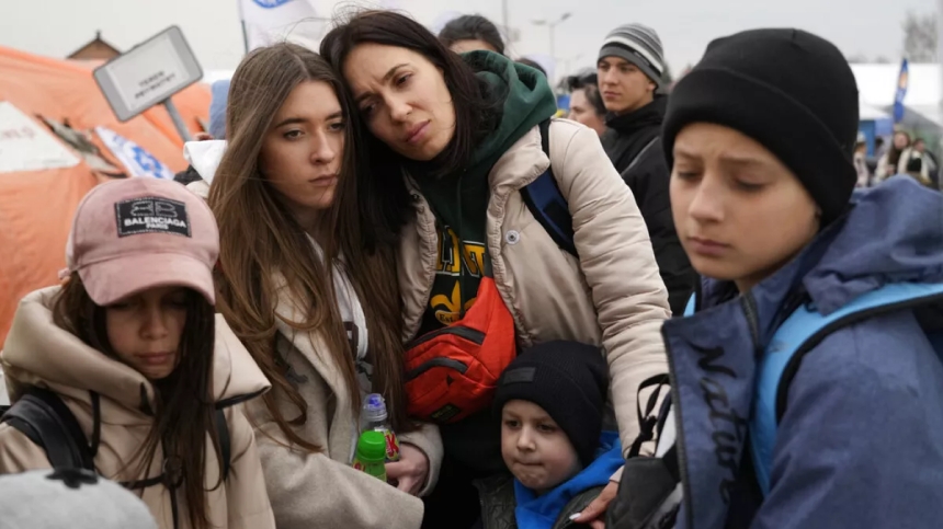 Чверть українських підлітків замислюється про еміграцію, - дослідження