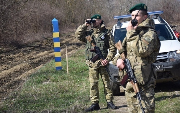 На Закарпатті роми з камінням та цеглою напали на прикордонників