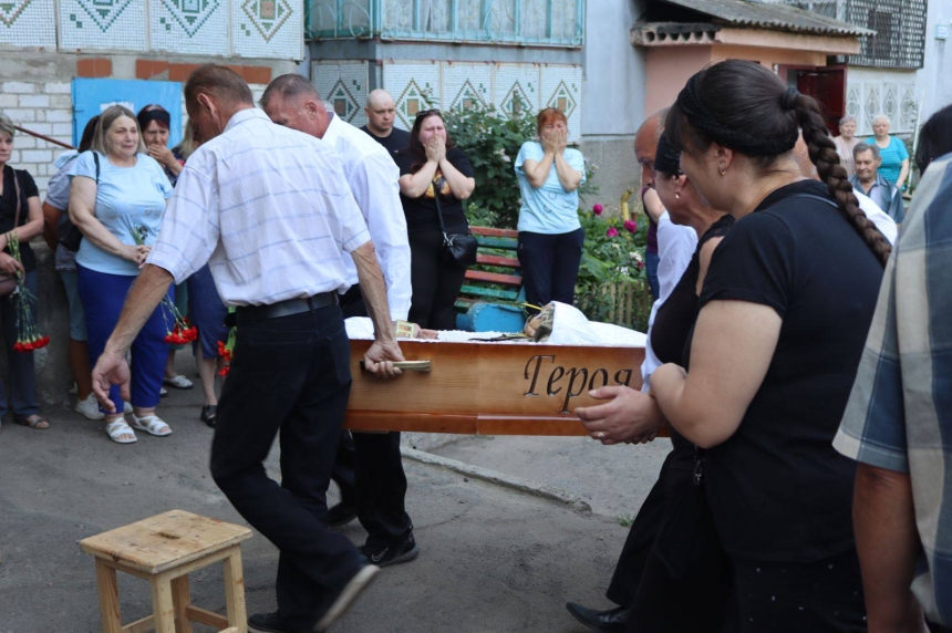 У Первомайську попрощалися з Олегом Охріменком, який загинув на фронті