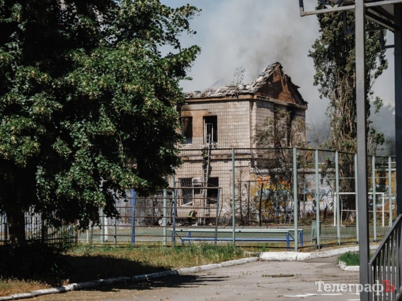 Удар по зданию ТЦК: пострадали жилые дома, погибло три человека (фото)