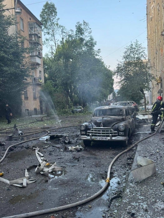Львов, Луцк, Черновцы: ночью россияне атаковали города западной Украины, есть погибшие (фото)