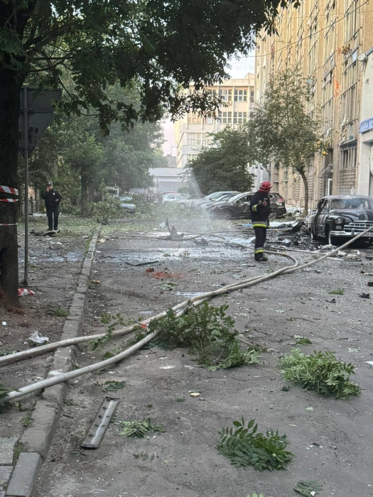 Львов, Луцк, Черновцы: ночью россияне атаковали города западной Украины, есть погибшие (фото)
