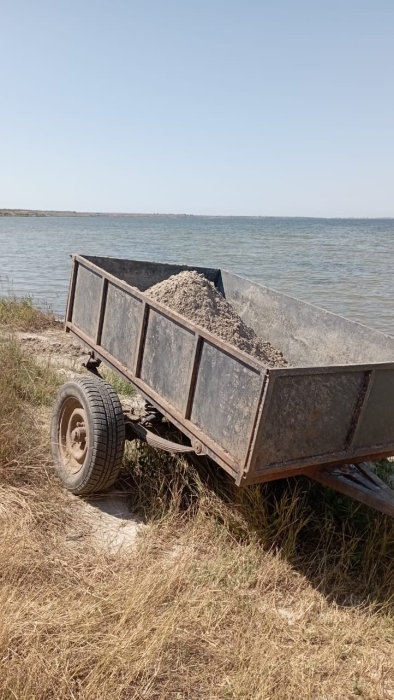 Незаконная добыча песка на берегу Березанского лимана: обнаружен нарушитель
