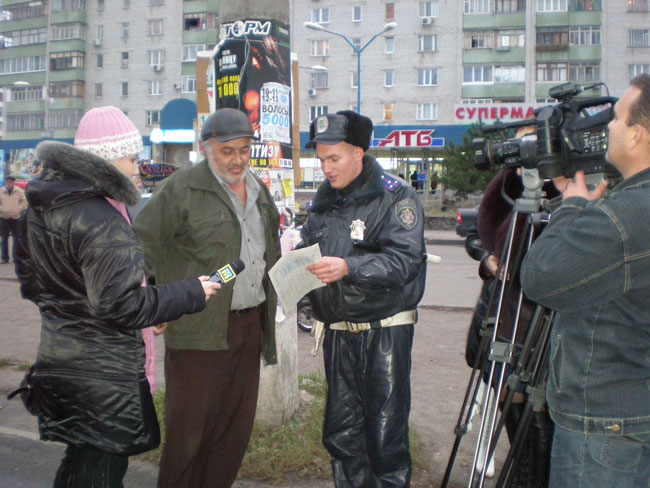 «Стоять, бояться!». В ходе оперативно-профилактической отработки ГАИшники приучали николаевских маршрутчиков «играть по правилам»