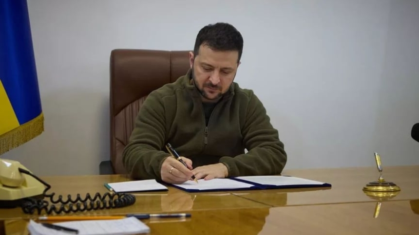 Зеленський підписав скандальний законопроект про НАБУ та САП