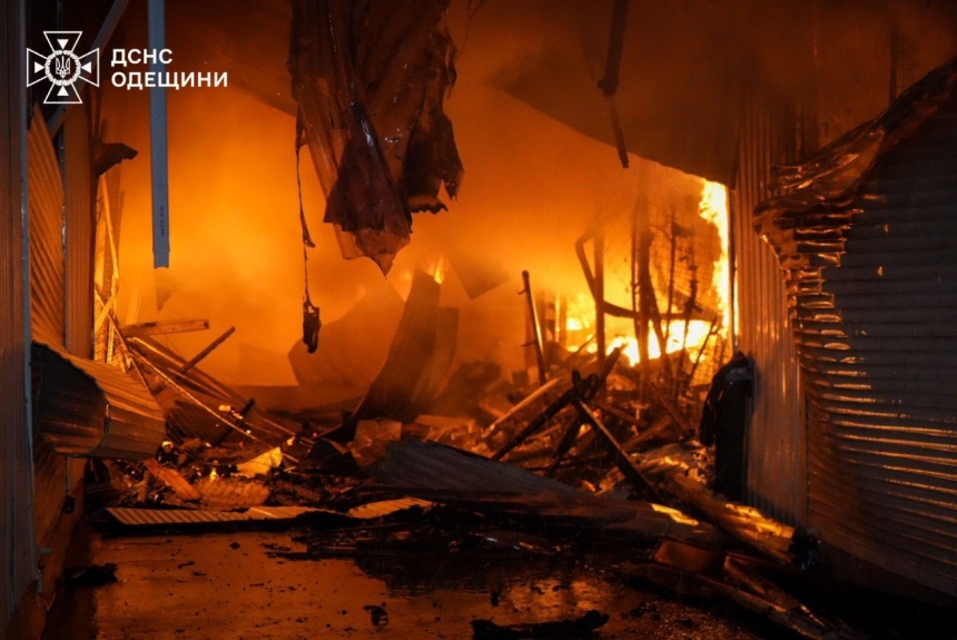 Как горел легендарный «Привоз» в Одессе (фото, видео)