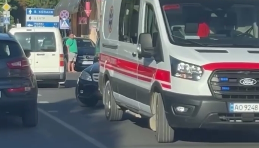 Медики влаштували акцію протесту під стінами ТЦК (відео)
