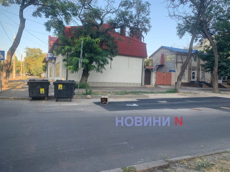 «Лежачий полицейский» исчез в центре Николаева, а знаки остались (фото)