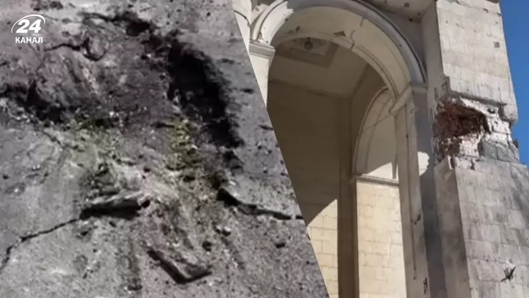 Россияне повредили театр в Херсоне: появилось видео последствий