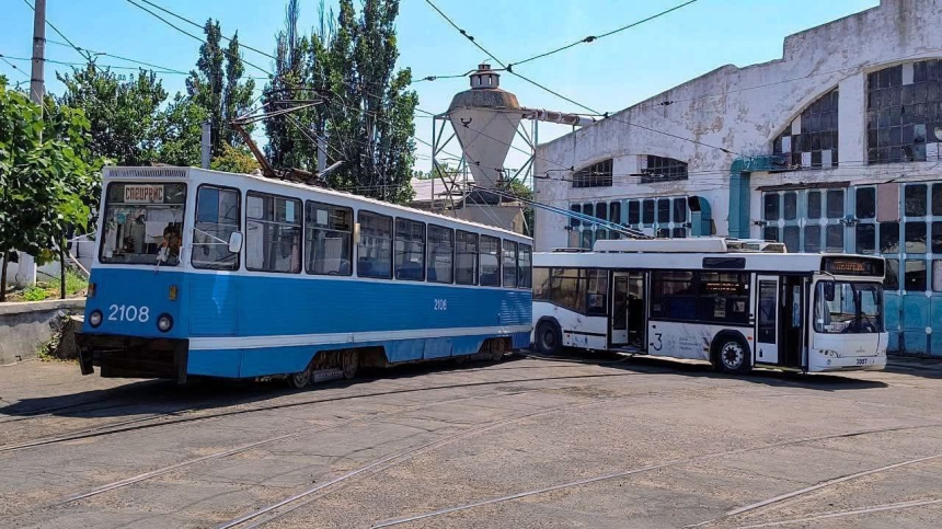 В Николаеве на месяц изменят график раздачи очищенной воды троллейбусом 