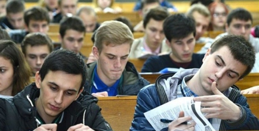 Студентів, які вступили до ВНЗ після 25 років, хочуть позбавити відстрочки – нардеп