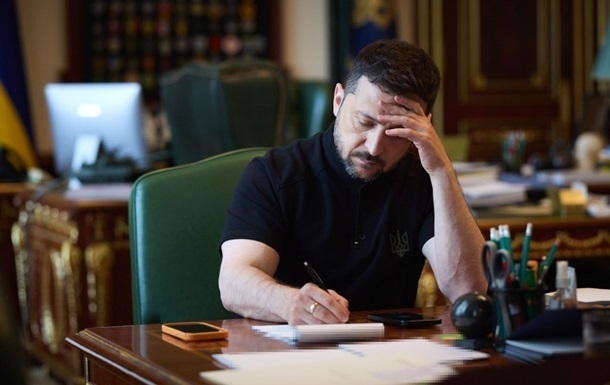 Зеленский ввел санкции против разработчиков ИИ-дронов для РФ