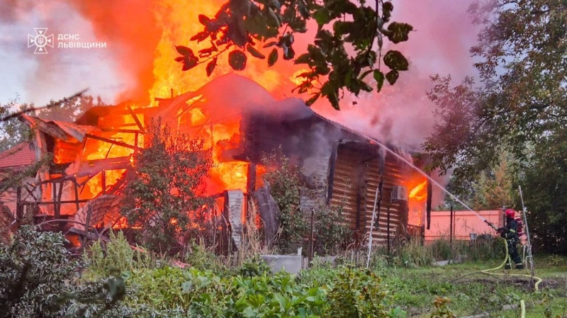 З'явились фото наслідків ударів по Львову