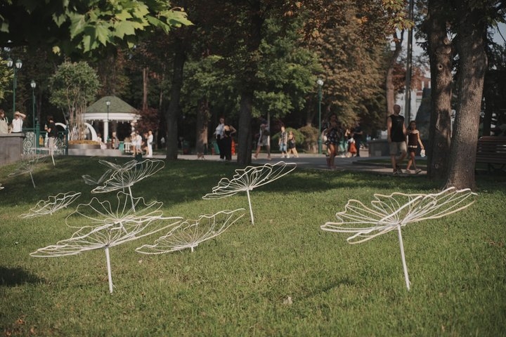 Как Харьков украсили ко Дню города и за чей счет (фото)