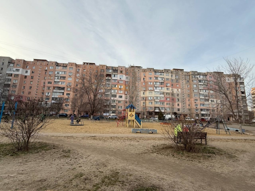 Прилет по «Бомбардиру» в Николаеве: разрушенные рядом дома восстановили за 5,8 млн (фото)