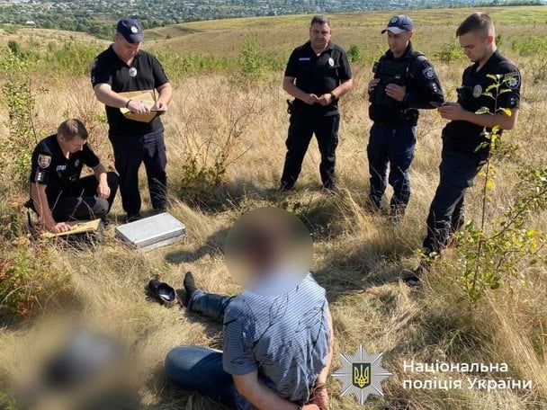 Чому вчитель зарізав учнів: шокуючі подробиці від його матері
