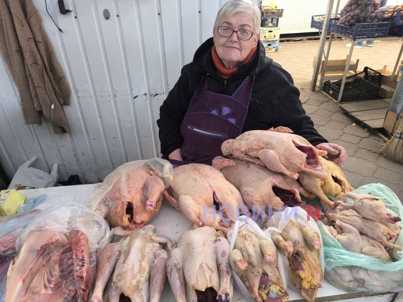 «Сентябрьский» рынок в Николаеве: дорогое мясо и местный инжир (фоторепортаж)