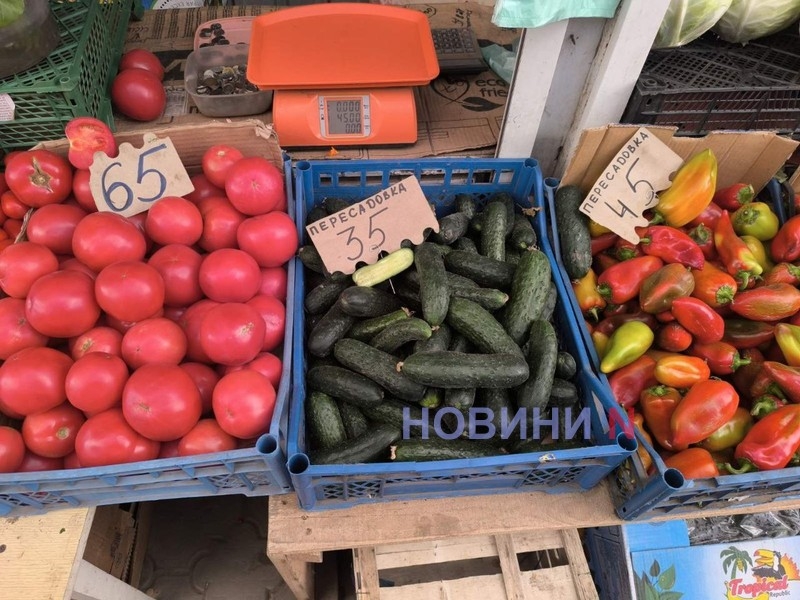 «Сентябрьский» рынок в Николаеве: дорогое мясо и местный инжир (фоторепортаж)