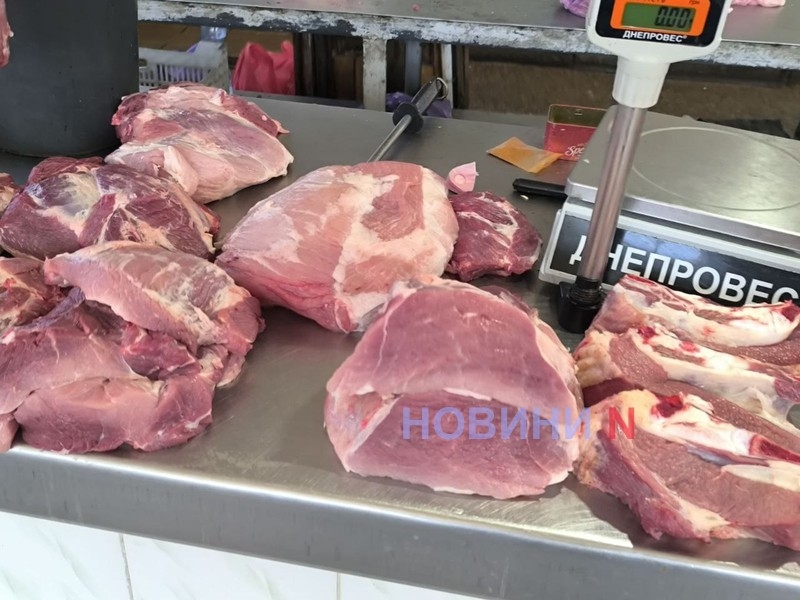 «Сентябрьский» рынок в Николаеве: дорогое мясо и местный инжир (фоторепортаж)