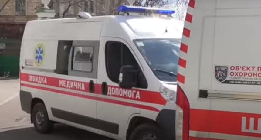 Ворог атакував Очаків: поранено двох людей, пошкоджено будинок