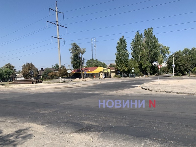 Ремонт теплосетей разрушил тротуар в Николаеве: горожане обратились с жалобой в администрацию