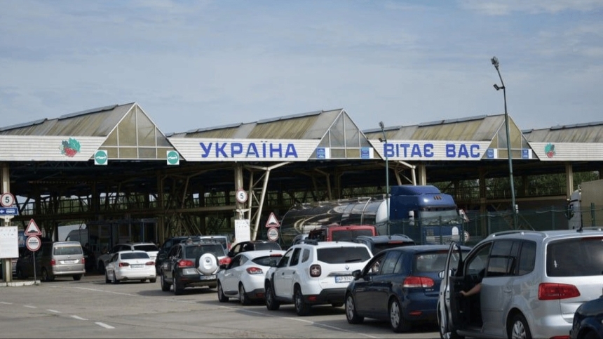 До Молдови та Румунії не виїхати — затори на трасі Одеса-Рені