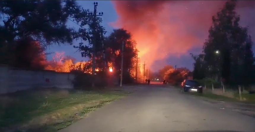 Масштабна пожежа спалахнула в одному з районів Миколаєва (відео)