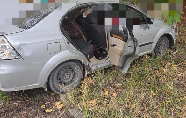 Россияне атаковали автомобиль в Херсоне: двое погибших и одна раненная 