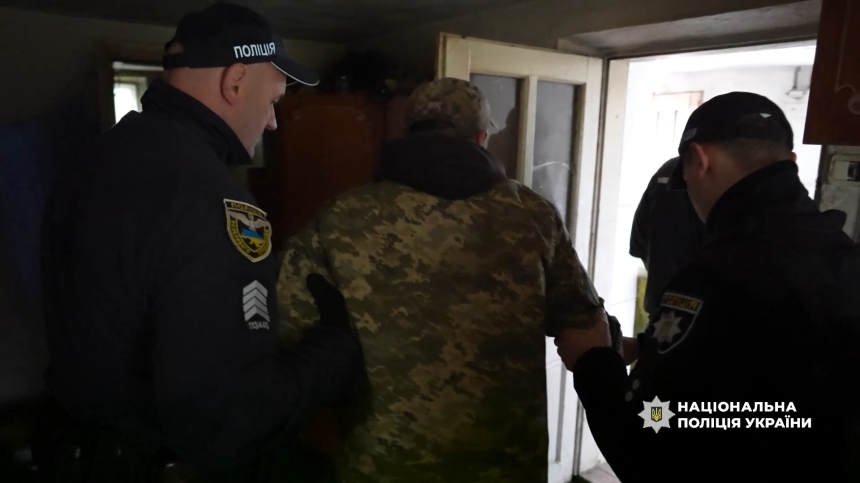 Військовий у СЗЧ прийшов з гранатою в магазин