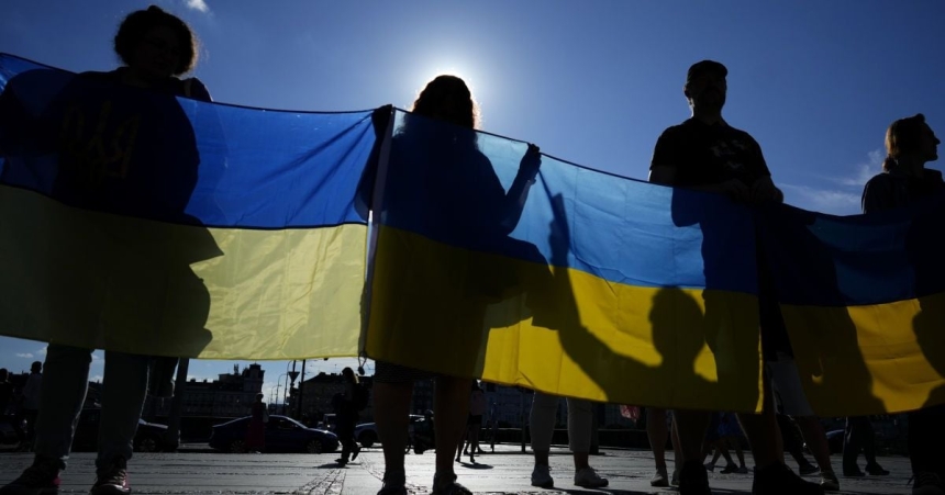 Что нужно для возвращения украинских беженцев домой: проведен опрос