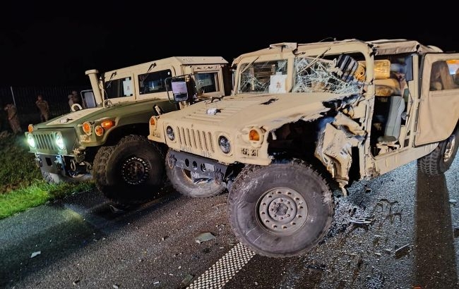 В Польше микроавтобус столкнулся с колонной американской военной техники (фото)