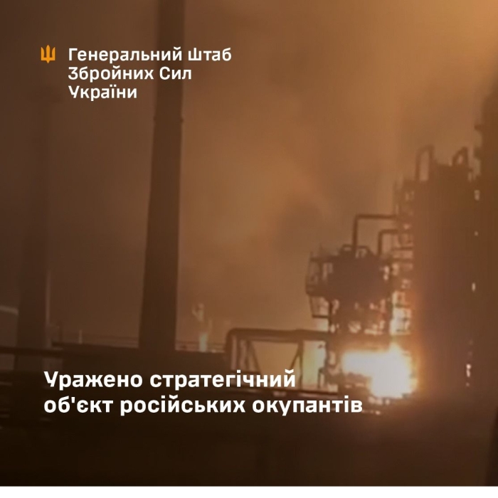Горел нефтезавод, уничтожен склад боеприпасов: ВСУ продолжают наносить удары по стратегическим объектам России