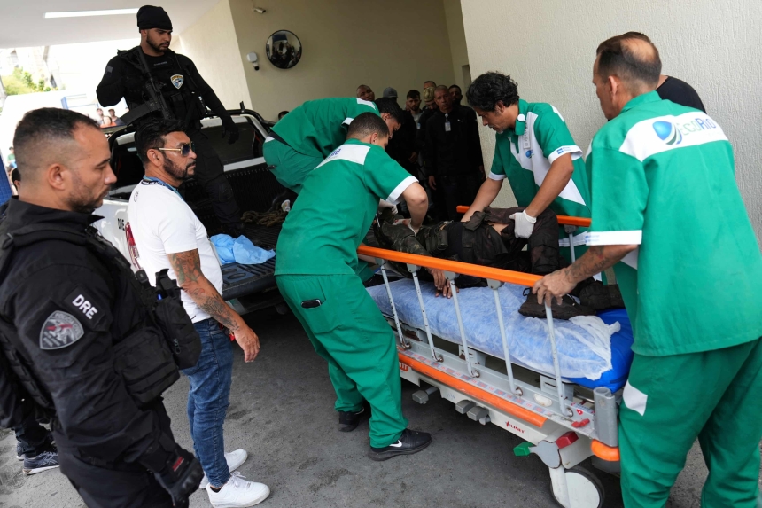 Десятки человек погибли в Бразилии во время рейдов полиции (видео)