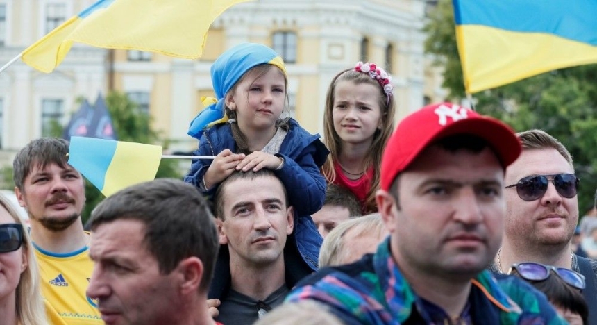 Отток молодежи из Украины: мнение пограничников о выезде мужчин 18–23 лет