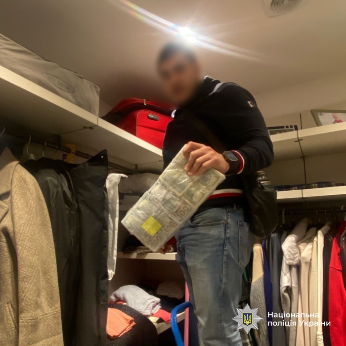 Мільйон доларів та елітна нерухомість: у Дніпрі чиновницю підозрюють у незаконному збагаченні