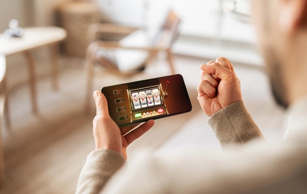 Минцифры заблокировало в TikTok 47 аккаунтов за рекламу казино