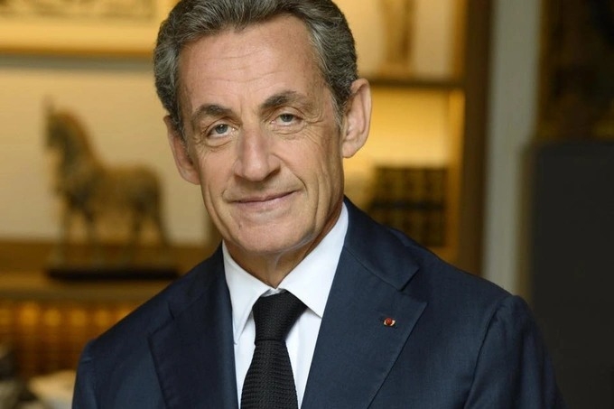 Бывший президент Франции Николя Саркози досрочно освобожден из тюрьмы