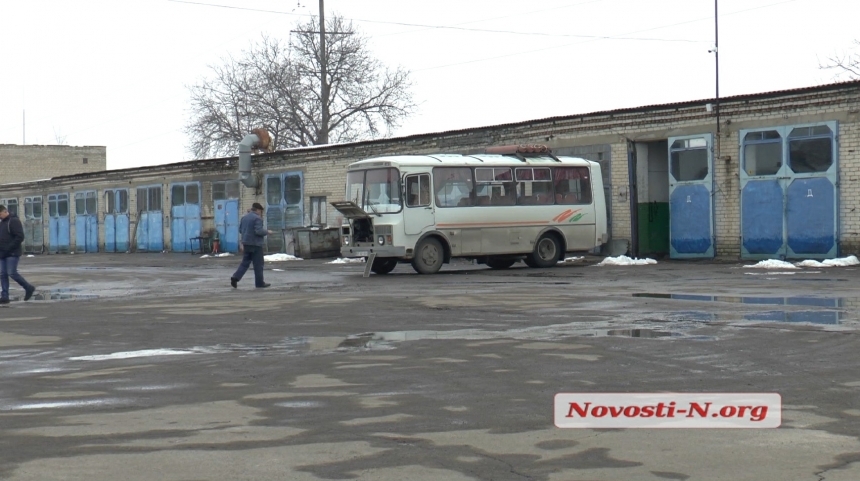 Міські автобуси не виходять на маршрути у Вознесенську: немає водіїв