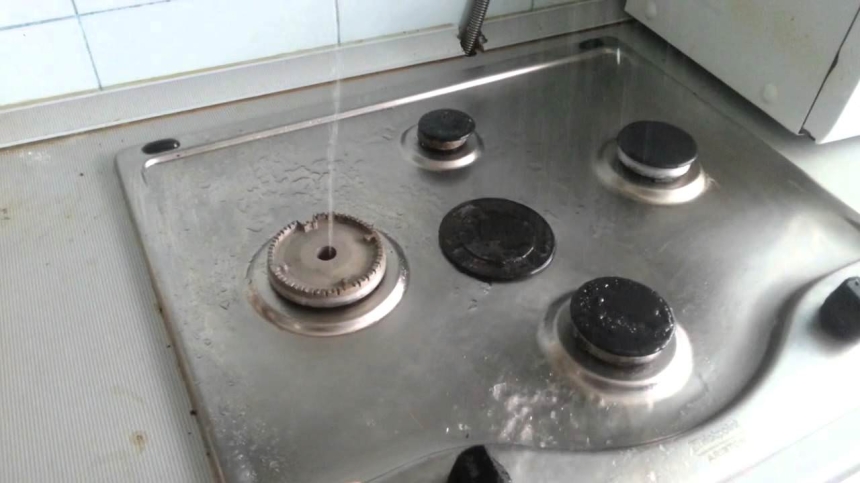 Мешканець Миколаєва запустив воду в газопровід і залишив весь будинок без газу