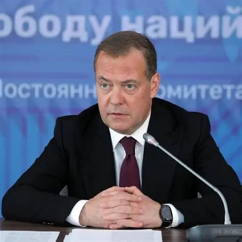 Медведев прокомментировал прогноз Макрона о завершении войны в Украине