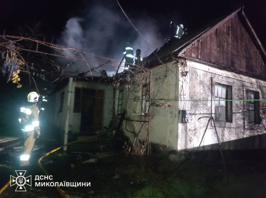 В Вознесенске из горящего дома спасли пенсионера
